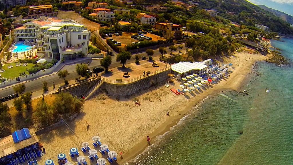 Cefalu Sea Palace Екстериор снимка